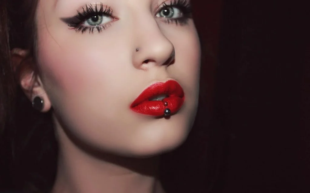 Belly Piercing Near Me - Guide to Choosing a Professional Piercer
