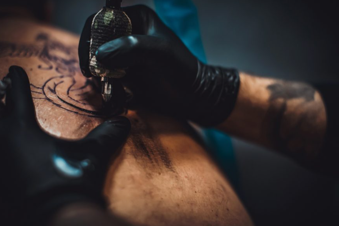 How to Choose a Tattoo Artist for Your First Tattoo